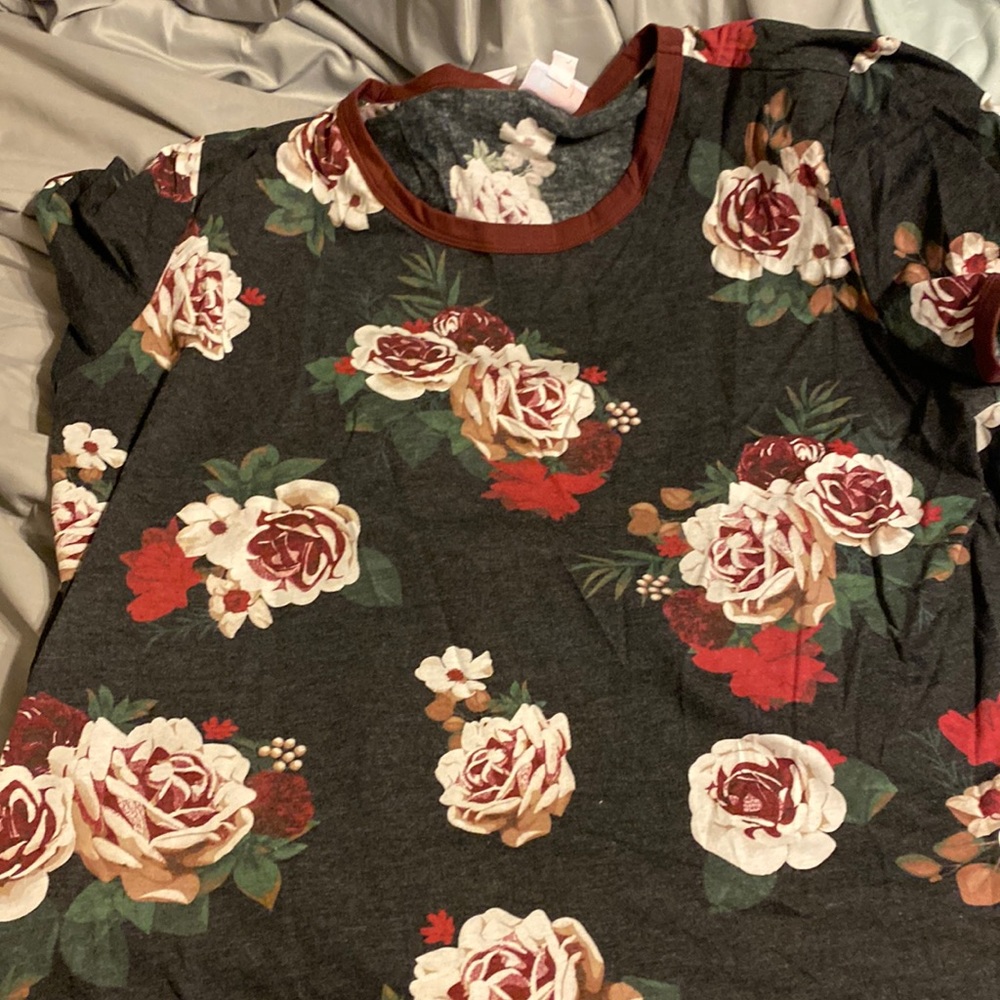 Flower top tshirt material